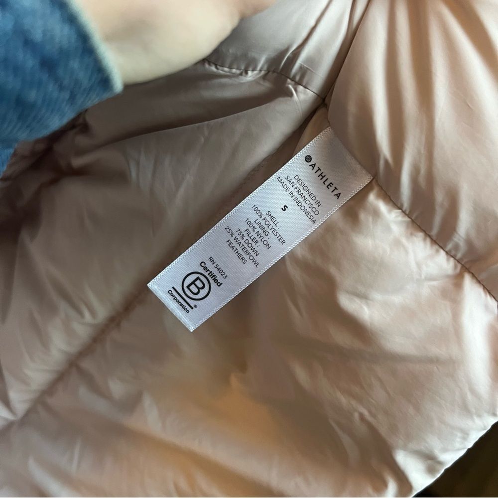 Athleta Downtown Printed Jacket
Antoinette Velvety Pink - Picture 9 of 10